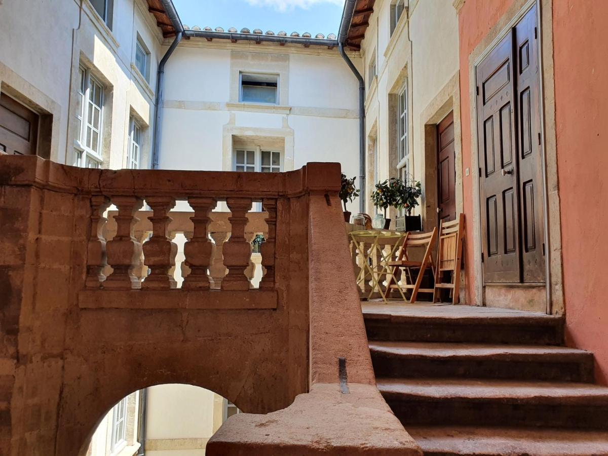 Au Coeur Du Centre Historique - Immeuble Classe - Terrasse - Climatise Nîmes Exterior foto