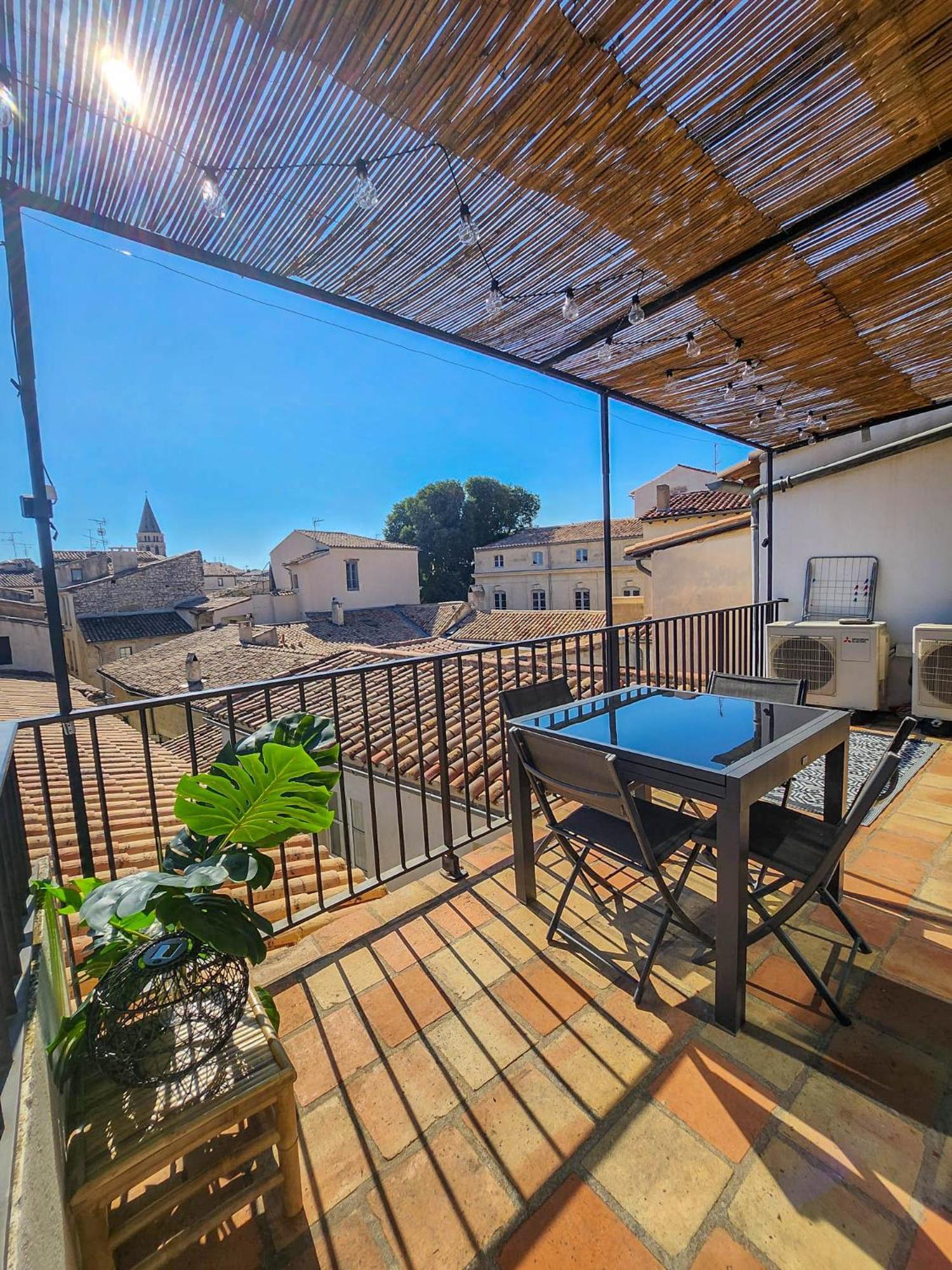 Au Coeur Du Centre Historique - Immeuble Classe - Terrasse - Climatise Nîmes Exterior foto